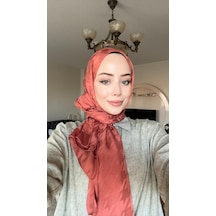 Carell Duygu Goncu'nun Tercihi Kazayağı İtalyan Jakar İpekli Şal Kiremit Çok Renkli