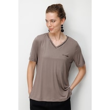 Desen Triko Kadın V Yaka Cebi Saten Şeritli Penye T-shirt 26828 Vizon Vizon