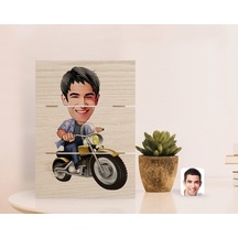 Kişiye Özel Erkek Motorcu Karikatürlü Otantik Masaüstü Ahşap Pale (484087279)
