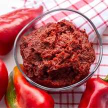 Kabuk İçi Gaziantep Tatlı Biber Salçası Güneş Kurusu 1 KG