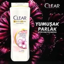 Clear Besleyici Şampuan Kepeğe Karşı Etkili Yumuşak Ve Parlak Saçlar 600 Ml