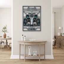 Gümüş-siyah Formula 1 Yarış Aracı Metal Tablo 91x125 Cm Çok Renkli
