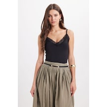 Tudors Kadın Slim Fit Dar Kesim İnce Askılı Dantel Detaylı Likralı Siyah Crop Atlet-50960