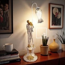 Billyann Beyaz & Gold 83 Cm Yüksekliğe Sahip Romantik Çift Figürlü Masa Lambası Dekoratif Abajur Çok Renkli