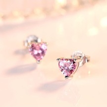 Pembe Kadın Mizaç Basit Küpe Kadın Kişilik Çok Yönlü Aşk Küpe Pembe