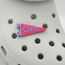 Crocs Terlik Süsü Ve Aksesuarı , Çanta Süsü Jibbitz 3d Camp 05 Yazılı Üçgen Bayrak Görsel Logo Aksesuar Lila-fuşya