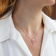 Zambak Çiçeği İnci Detaylı Rose Gold Kaplama Gümüş Kolye Gümüş