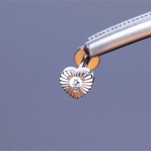 %100 G23 Titanyum Zirkon Tek Taşlı Kalp Detay Pırlanta Model Kıkırdak Conch Tragus Labret Piercing Altın - Beyaz - Siyah