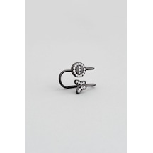 So Chic İkonik Kelebek Siyah Rodyum Kaplama Gümüş Tek Kıkırdak Küpe So Chic İkonik Kelebek Siyah Rodyum Kaplama Gümüş Tek Kıkırdak Küpe