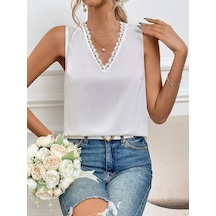 Defymoda Kadı Askılı V Dantel Yakalı Sırttan Bağcıklı Sandy Bluz Beyaz