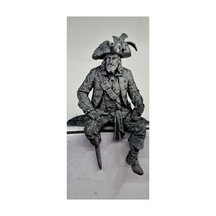 Oturan Hector Barbossa Figür İnsan Hal İ10 Cm Karayip Korsanları