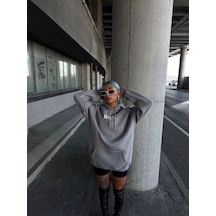 Uzun Kol Kapşonlu Göğüs Baskılı Sweatshirt - Gri Karışık Çok Renkli