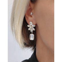 Çiçek Model Kristal Taşlı Küpe Silver Çiçek Model Kristal Taşlı Küpe Silver