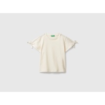 United Colors Of Benetton Benetton Kız Çocuk Logo İşlemeli Omuzları Simli Kurdeleli T-shirt Ekru