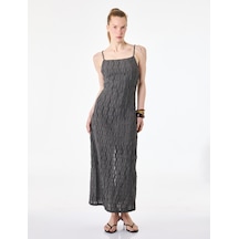 Koton Bürümcük Kumaş Dokulu Yırtmaç Detaylı Kare Yaka Slim Fit Askılı Midi Elbise Antrasit 6sak80332ek