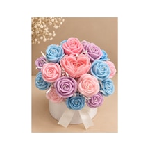 Solmaz Pastel Tonlar Çiçek Şakayık Gül Kutulu Çiçek Mum Aranjmanı Buketi Ofis İş Sevgili Özel Nişan Anneler Günü Hediyelik Doğum Günü Kokulu Mum Sıradışı Farklı Hediyelik Renkli