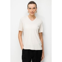 Kadın V Yaka Flamlı Kumaş Basic Tshirt Bej Bej