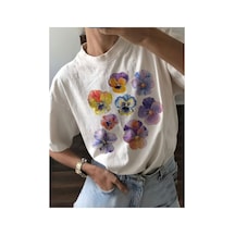 Herkesemoda Mor Çiçekler Baskı Detaylı Basic T-shirt Beyaz
