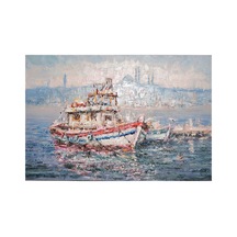 Aydınlık Silüet Önünde Kırmızı-mavi Şeritli Tekne