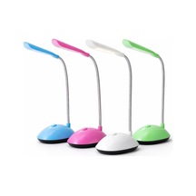 Kablosuz Led Masa Lambası Pilli Taşınabilir Esnek Gövdeli Göz Yormayan Işık Küçük Boy Modern Okuma Lambası Çok Renkli .