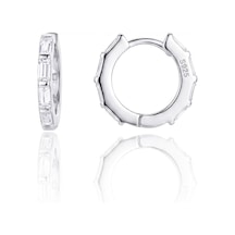 925 Ayar Gümüş Işıltılı Sıra Baget Kesim Zirkon Taşlı Halka Küpe - Zirkon Huggie Kadın Küpe Barcode Gümüş - Rodyum