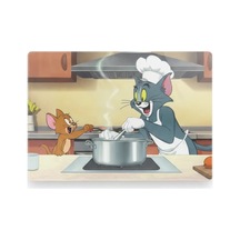 Aşçı Tom Desenli Cam Kesme Tahtası Ve Sunumluk 25 X 35 Cm Çok Renkli