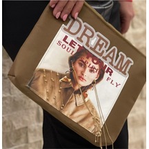 Dream Çelik Zincirli Kadın Görselli Aplikeli Ponponlu Portföy Clutch El Ve Makyaj Çantası 25x28 Renkli