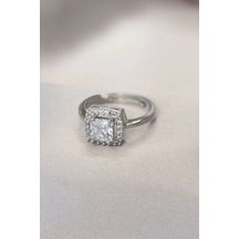 Gümüş Renk Baget Ve Zirkon Taşlı Kare Yüzük Çok Renkli