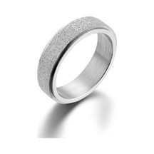 Gümüş Titanyum Çelik Yüzükler Erkekler İçin Buzlu Dönebilen Çift Yüzük Kadın Sıkışt Yüzükler Moda Öğrencileri Çelik Yüzük 56890208 Gümüş