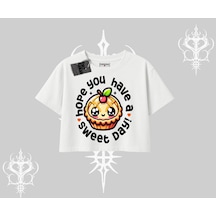 Tarzsokak Sweet Day Cupcake Baskılı Oversize Crop Tshirt Beyaz