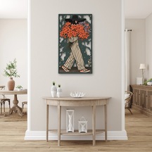 Çiçek Kucaklayan Şapkalı Kadın - Metal Tablo - Dec0388 71 X 125 Cm Çok Renkli