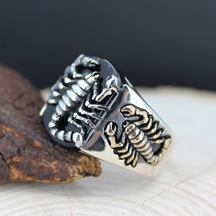 925 Ayar Siyah Oniks Taşlı 3 Akrep Figürlü Gümüş Erkek Yüzüğü Gümüş
