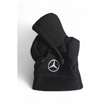 Siyah Mercedes