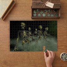Dumanların İçinde İskeletler Tasarımı 240 Parça Ahşap Puzzle Ahşap Kutuda Mpy20343