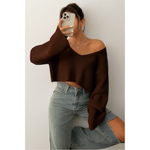 Samin Kadın Oversize V Yaka Triko Crop Kazak Kahverengi - 660238741 Kahverengi