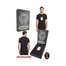 Galatasaray Lisanslı Arma T-shirt Ahşap Kutulu 100 Siyah Galatasaray Lisanslı Arma T-shirt Ahşap Kutulu 100 Siyah