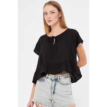 Armonika Kadın Siyah Yarasa Kol Yakası Bağlamalı Eteği Fırfırlı Oversize Crop Bluz Arm-24y001088