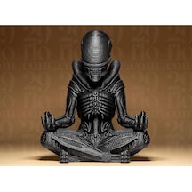 Xenomorph Alien Meditasyon Figürü - Yoga Yapan Uzaylı Yaratık Biblo Masaüstü Dekoratif Hediyelik