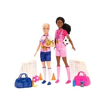 Barbie Kariyer Bebekleri Ve 15 Aksesuar, Barbie 'brooklyn' İle Sarı Saçlı Ve Minyon Bebek, 2 Kale, 2 Top Ve Daha Fazlasıyla Futbolcu Bebekler Oyun Seti, Hrg88