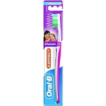 Oral B Klasik Diş Fırçası 40 Medium 3014260106010