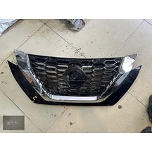 Nissan Juke 2020 Yılında Çıkan Kasa Ön Panjur Nikelaj Kuşaklı Oem No: 623106pa0a