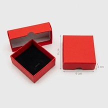 9x9x3 Cm Tam Kapaklı Selefonlu Süngerli Takı Kutusu - Kırmızı Demonte 50 Adet