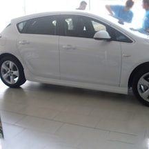 Opel Astra J HB Marşpiel 2010-2015 Arası Uyumlu Aracınızın Rengi