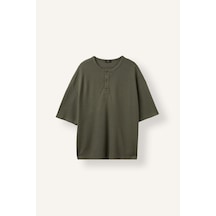Defacto Slim Fit Waffle Dokulu Henley Yaka Kısa Kollu Basic Tişört I5881ax26hskh401 Haki-kh401