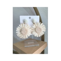 Linalya Jewelry Çiçek Küpe Krem - Model 258
