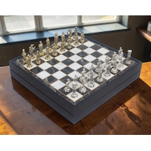 Lüks Sandıklı Metal Satranç Takımı Krom Kaplama Osmanlı Vs Bizans Figürler Mermer Desenli 20 Cm.