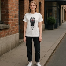Uyguntarz Unisex Pırlantalı Kadın Portresi Tasarım Basklı Tshirt Beyaz