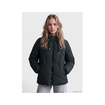 LC Waikiki Alıta Cıty Farkıyla Lcw Vision Siyah Kapüşonlu Oversize Kadın Şişme Mont Siyah - 927602061 Siyah