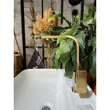 İsaoğlu Yapı Mat Gold Lavabo Bataryası Dore Fırçalanmış Gold Lavabo Musluğu Kare Tasarım Batarya Gold