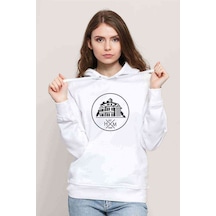 Silhouette Haunted Mansion Logo Baskılı Beyaz Kadın Kapşonlu Swe (534765643)